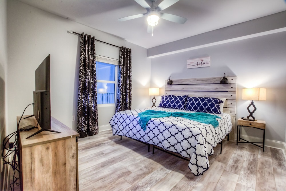 Laketown Wharf Resort by Aneliya's Rentals - photo 61