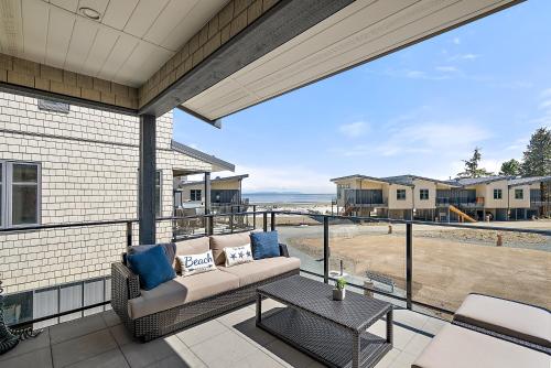 I Beach You To It in Unknown City, Canada