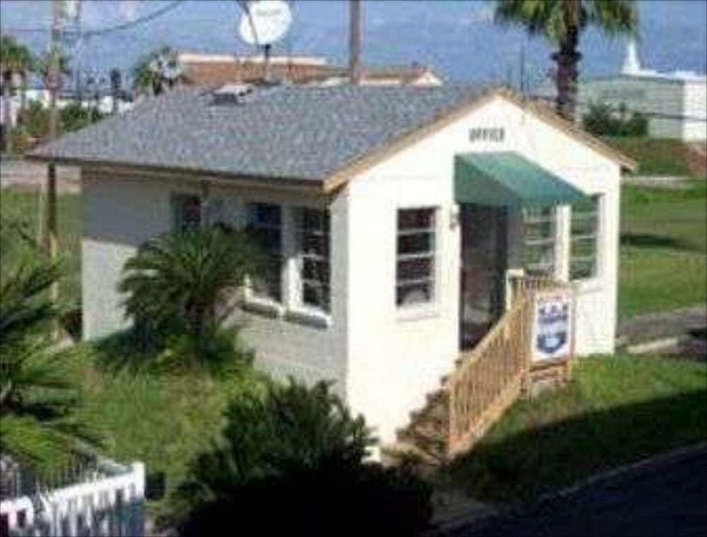 Knights Inn Corpus Christi at North Beach - photo 14