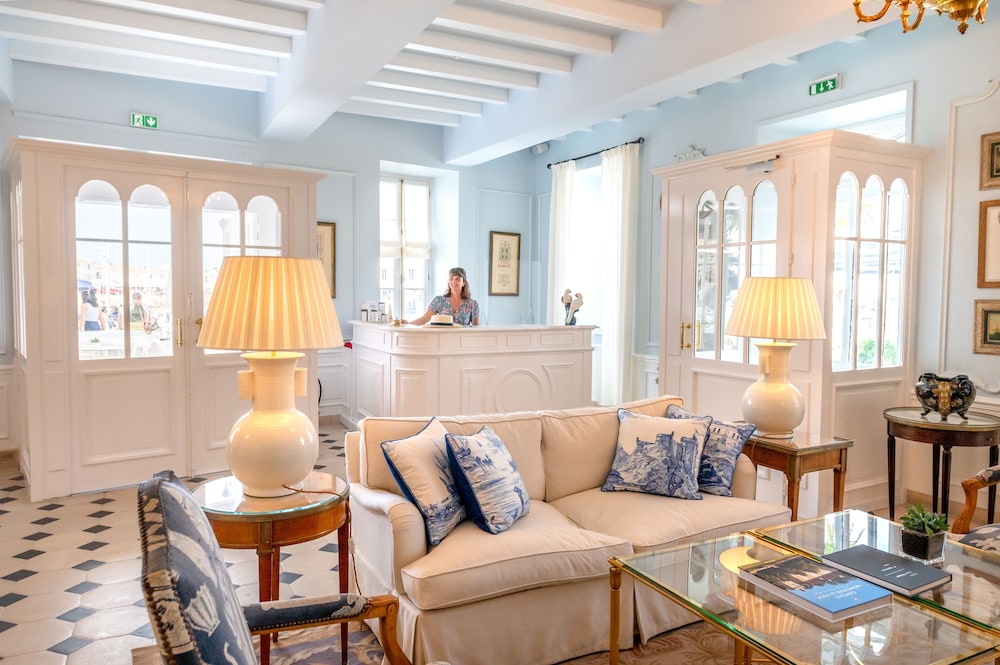 Hotel de Toiras - carbon neutral hotel in Saint-Martin-De-Re