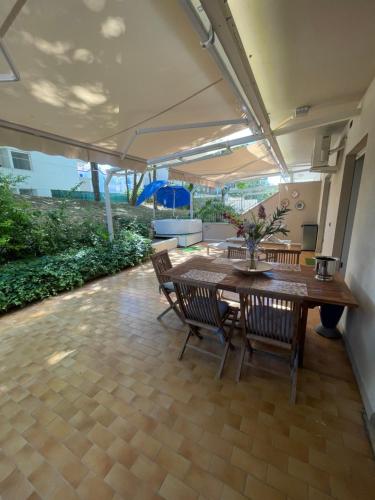 Casa Roberta con favolosa terrazza privata — 4-Star Luxury Hotel in Caorle, Italy