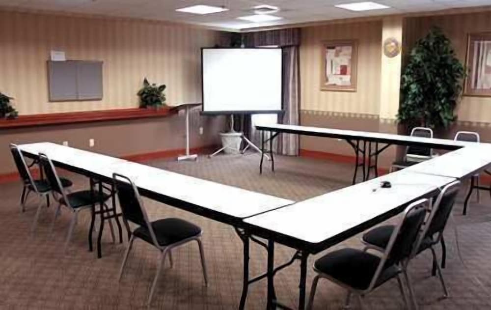 Hampton Inn Dublin - photo 38