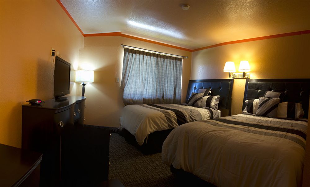 Capitol Inn & Suites - photo 3