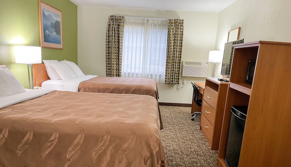 Hudson Inn & Suites - photo 23