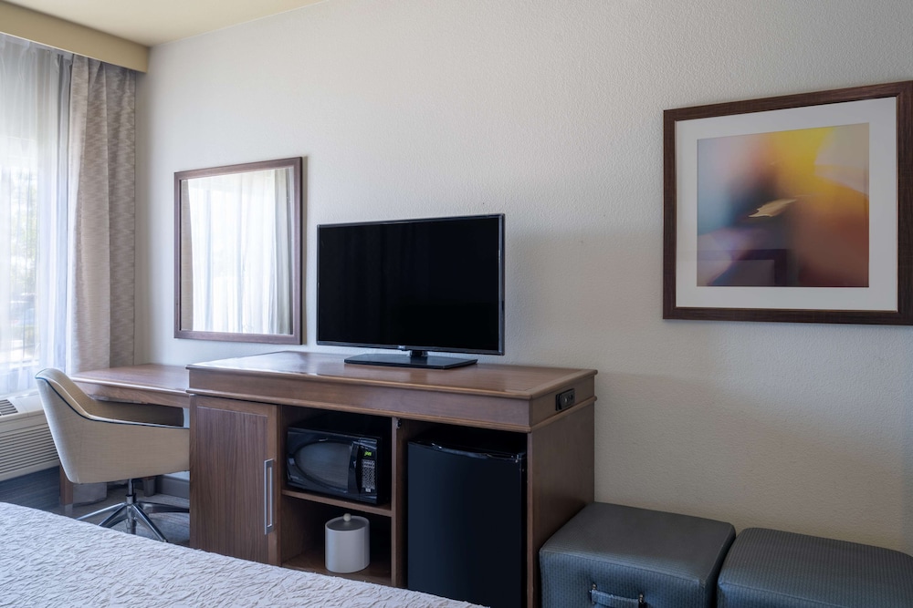 Hampton Inn by Hilton Irvine East Lake Forest - photo 11