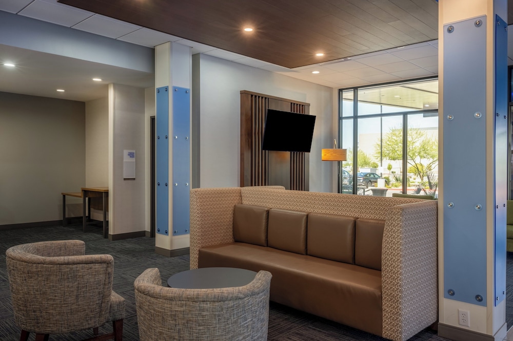 Holiday Inn Express & Suites Gilbert Mesa Gateway Airport by IHG - photo 68