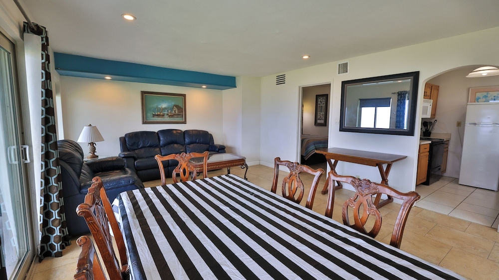 Driftwood Beach Motel - photo 78