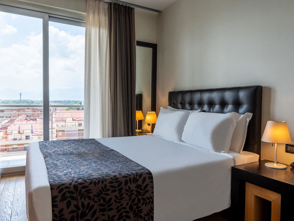 B&B Hotel Borgaro Torinese — 4-Star Luxury Hotel in Borgaro Torinese, Italy