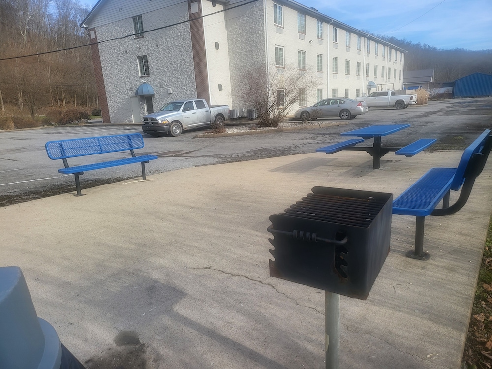 The Glenville Inn - photo 42