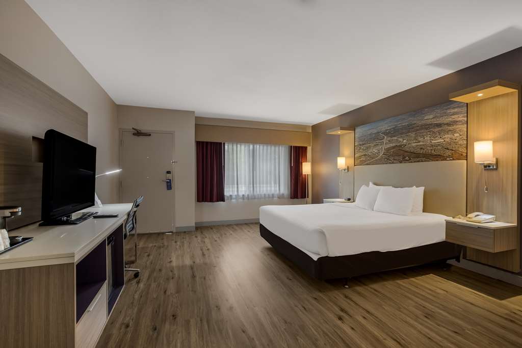 Best Western Diamond Bar Hotel & Suites - photo 15