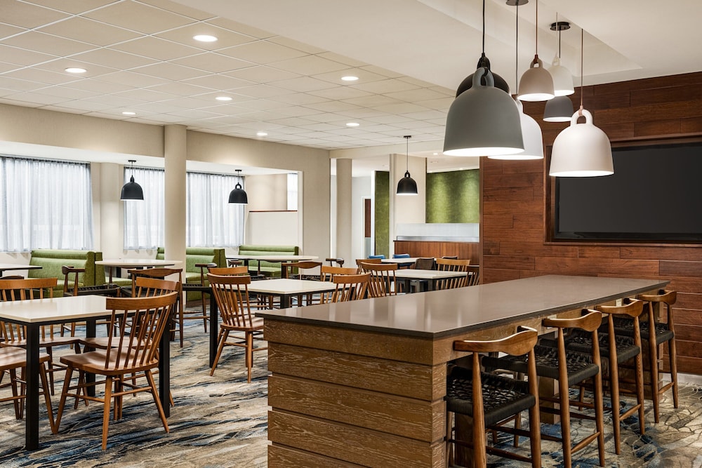 Fairfield Inn & Suites Hershey Chocolate Avenue - photo 39