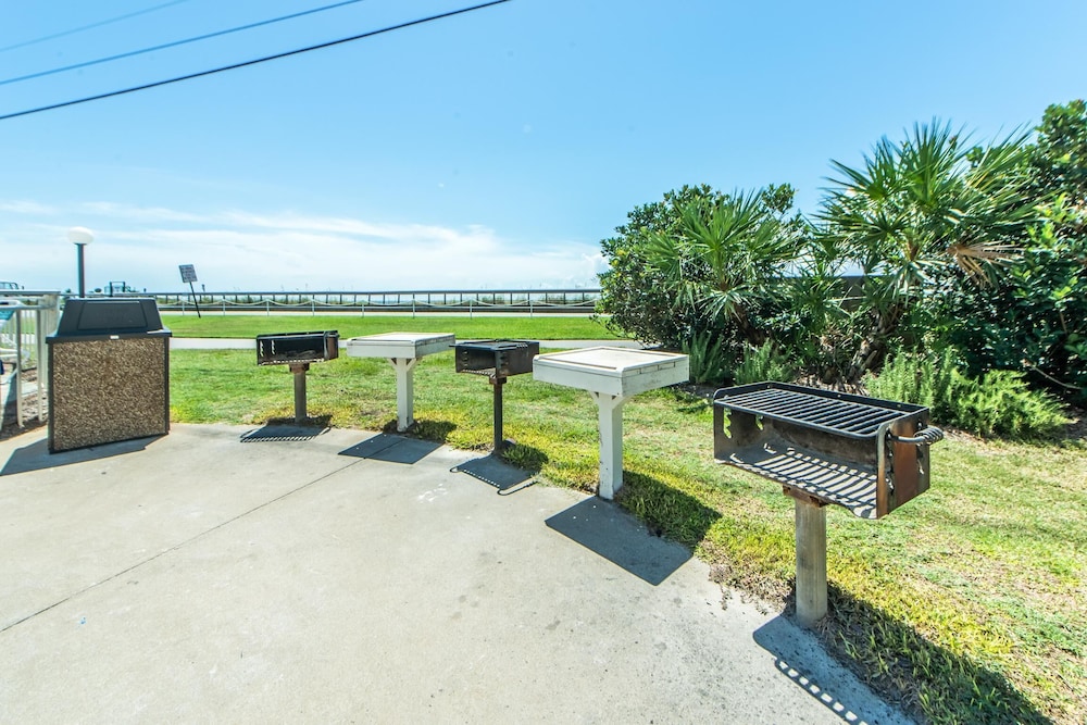 Maravilla Beach Resort by Panhandle Getaways - photo 25
