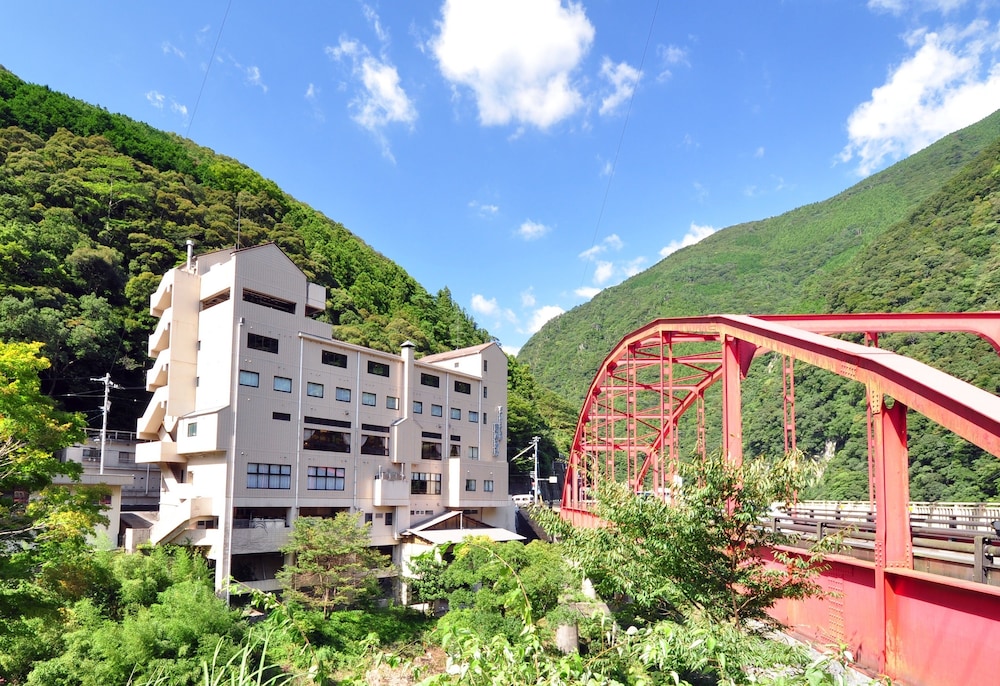 HOTEL Obokekyo Mannaka - carbon neutral hotel in Miyoshi