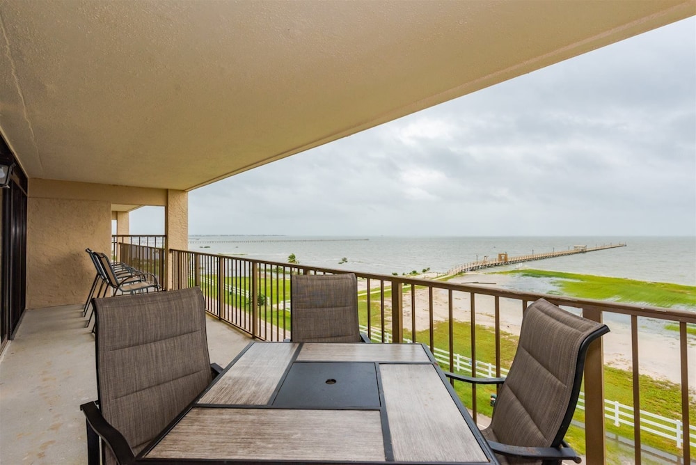 Laguna Reef #315 Bayview Retreat — 4-Star Luxury Hotel in Rockport, United States