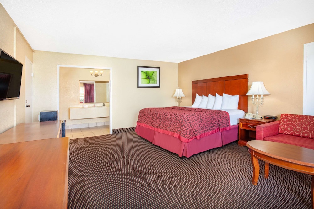 Days Inn by Wyndham Orlando Downtown - photo 8