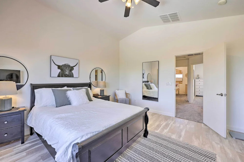 Updated Maricopa Retreat Less Than 2 Miles to Golf — hotel in Maricopa