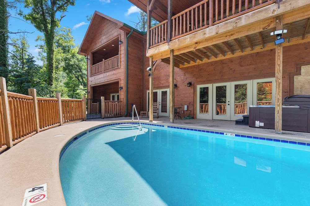 Smoky Mountain Splash - photo 2