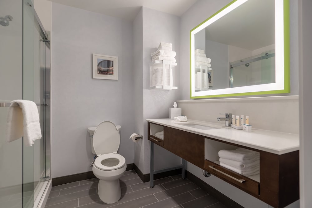 Hampton Inn & Suites Raleigh Midtown - photo 29