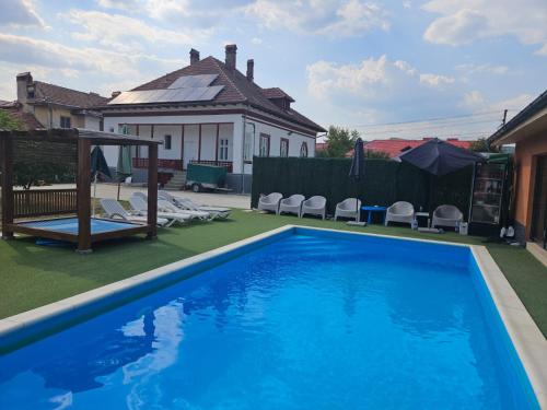 Conac Tigveni Pool & Spa Retreat pet-friendly hotel Tigveni