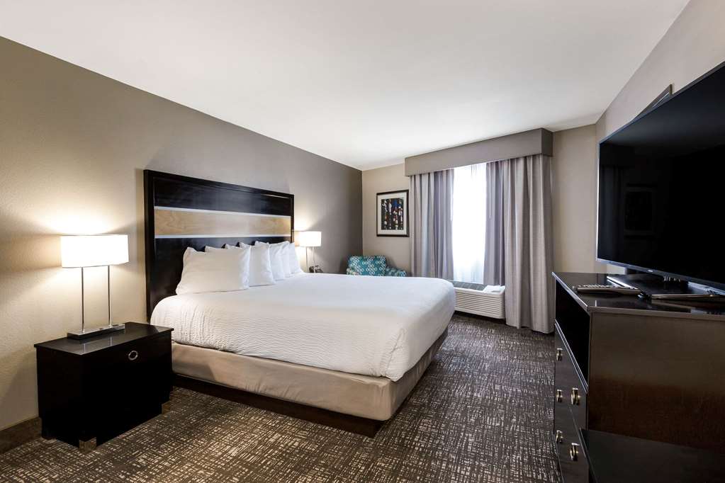 La Quinta Inn & Suites by Wyndham San Diego Mission Bay - photo 21