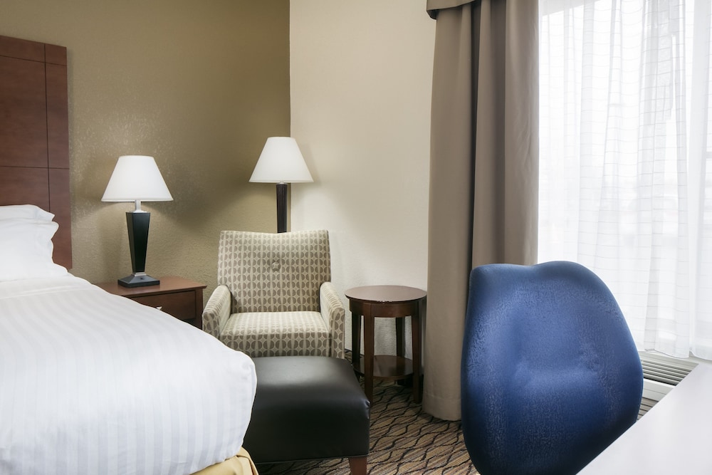 Holiday Inn Express Hotel & Suites Clinton by IHG - photo 14
