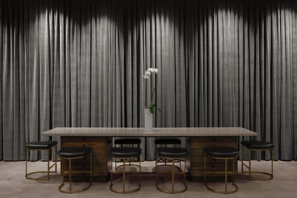 Renaissance Chicago North Shore Hotel - photo 4
