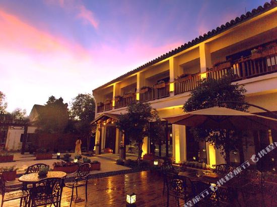 Landing Inn in Huzhou, People's Republic of China