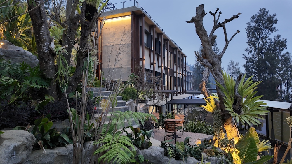 Jambuluwuk Bromo Poshtel in Pasuruan, Indonesia