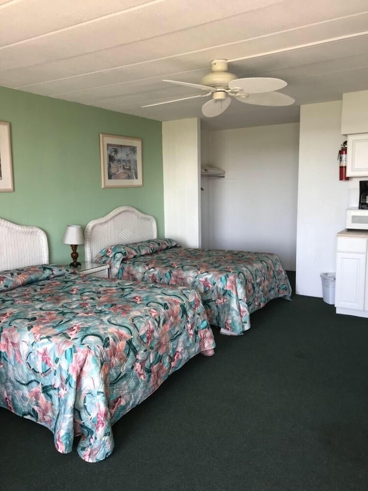 Gold Crest Motel - photo 7