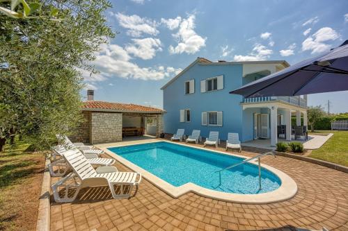 Villa Martina with private Pool — 4-Star Luxury Hotel in Buje, Croatia