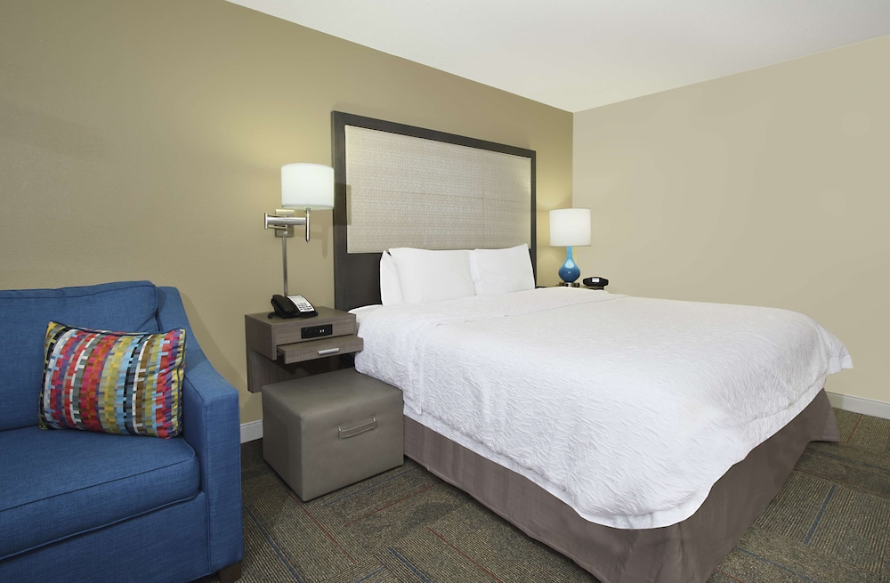 Hampton Inn Madison - photo 12