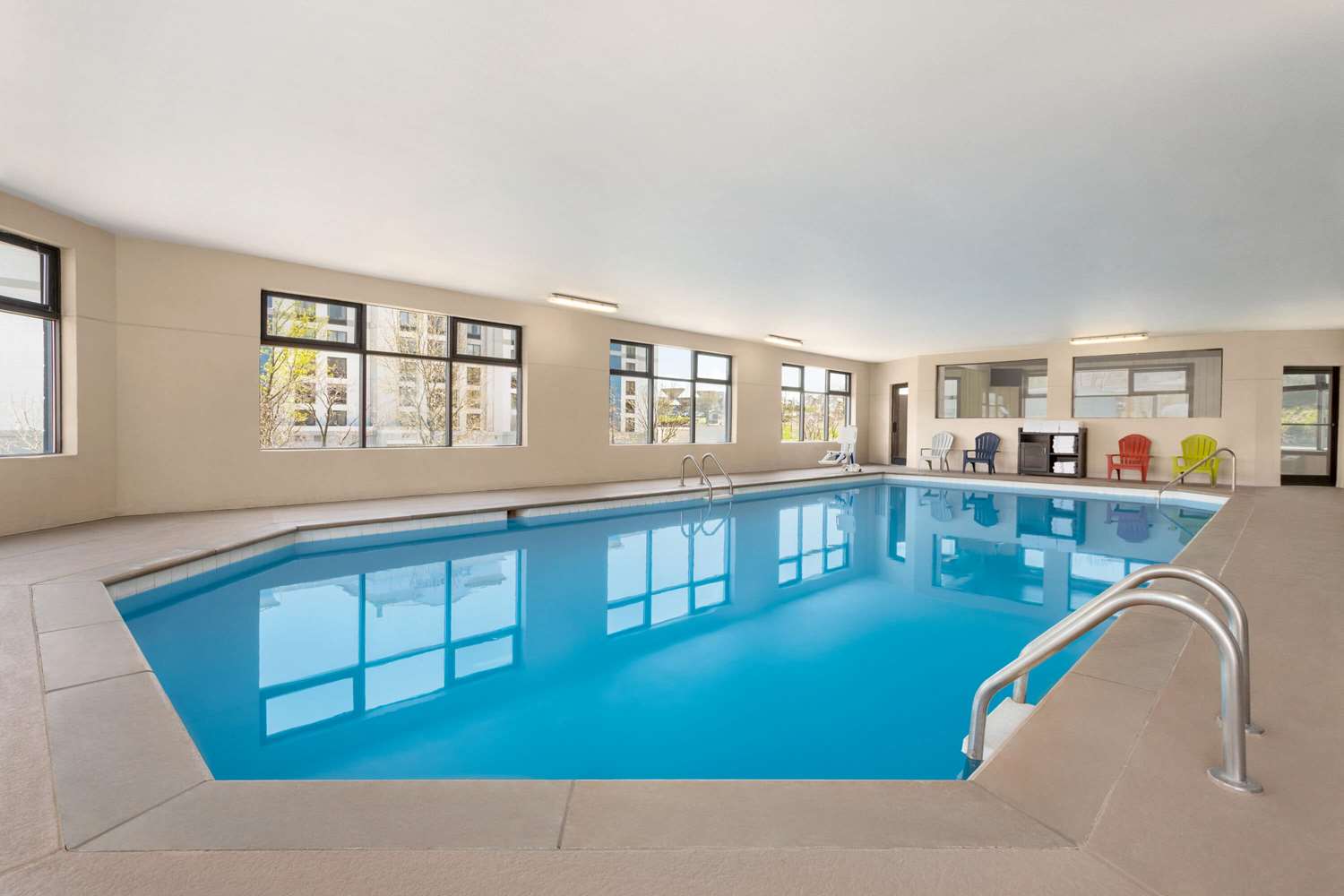 Super 8 by Wyndham Nashville Airport North - photo 22
