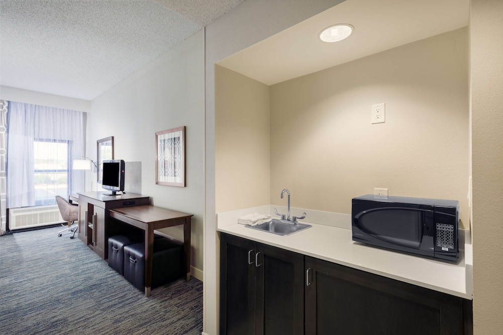 Hampton Inn Mount Airy - photo 28