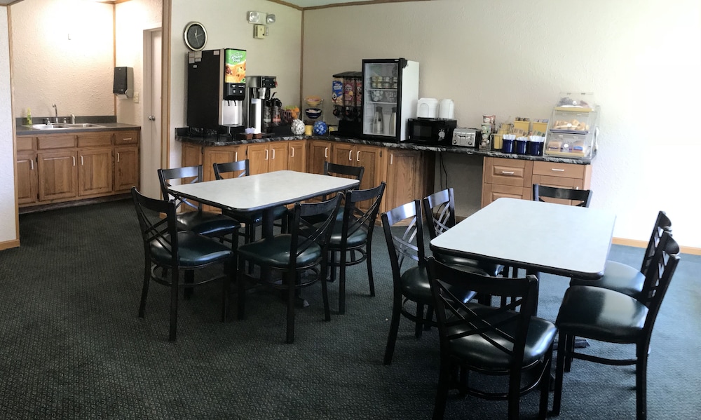 Days Inn by Wyndham Salem - photo 35