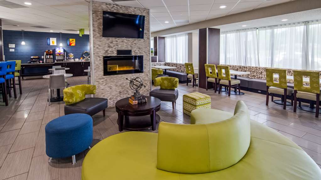 Best Western Plus Hanes Mall Hotel - photo 4