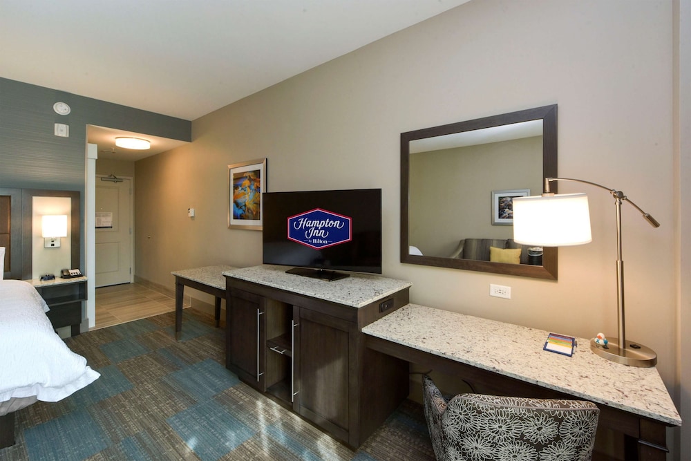Hampton Inn Lumberton - photo 11
