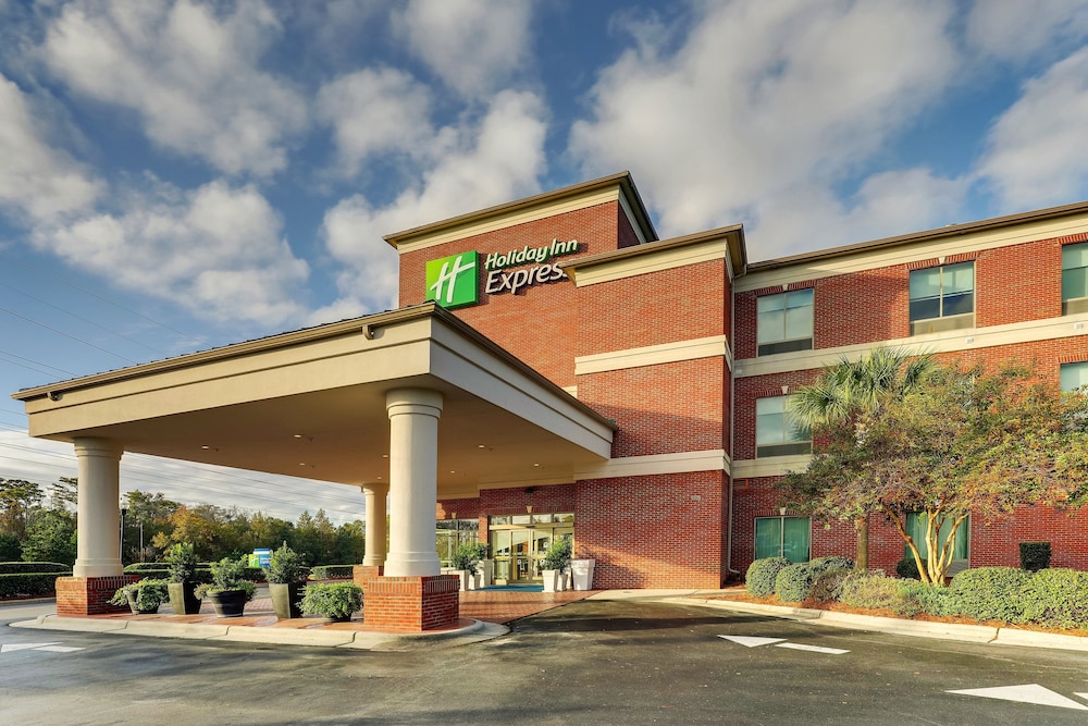 Holiday Inn Express Leland Wilmington Area by IHG - photo 47