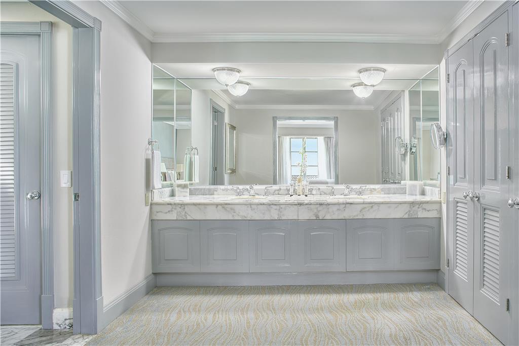 KICUN1_Seafront Suite_Bathroom.jpeg