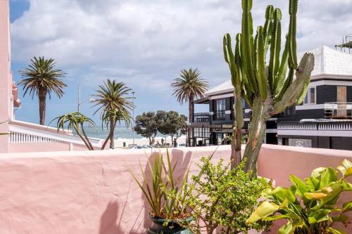 Casa Caprice a 3 bed home steps from the beach — 4-Star Luxury Hotel in Cape Town, South Africa