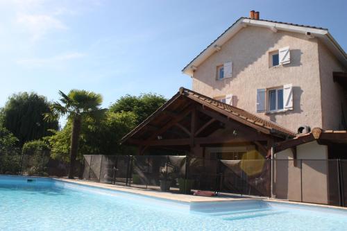 La Doloreanne — hotel in Saint-Didier-Sur-Chalaronne