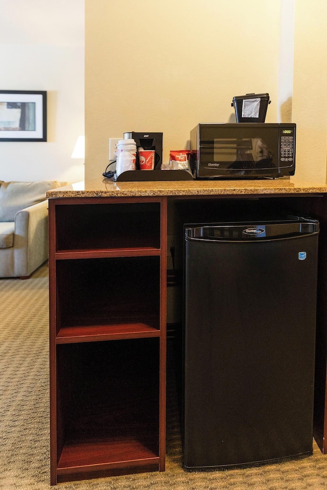 Cobblestone Hotel & Suites Knoxville - photo 14