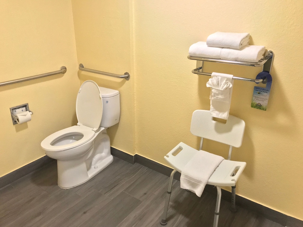 Days Inn by Wyndham San Antonio Airport - photo 23