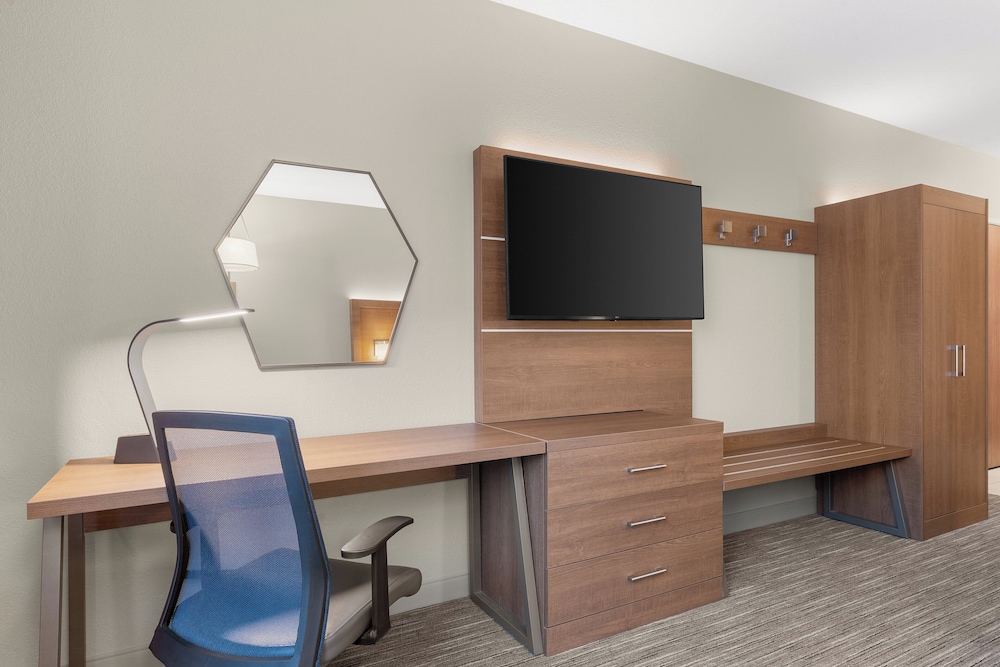 Holiday Inn Express Coralville by IHG - photo 25