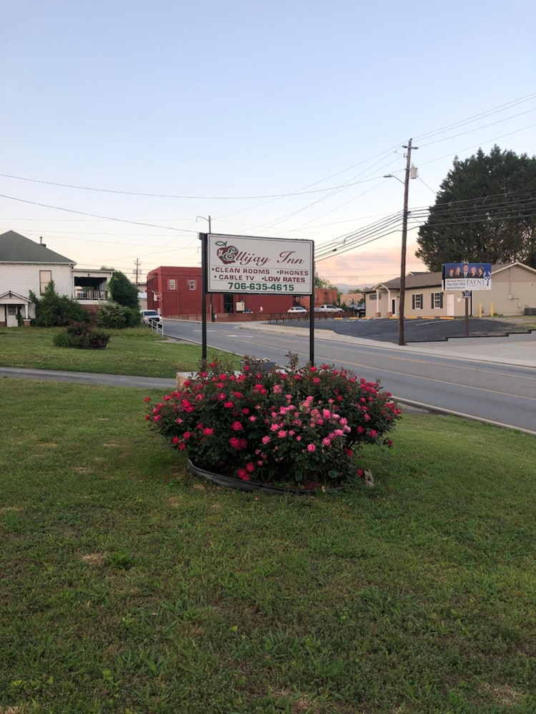 Ellijay Inn - photo 19