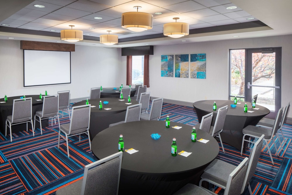 Hampton Inn Garden City Long Island - photo 24