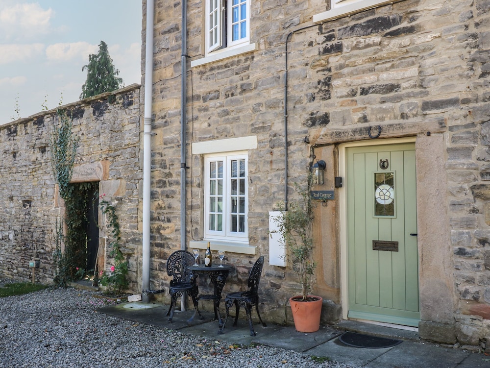 Teal Cottage — 4-Star Luxury Hotel in Leyburn, United Kingdom