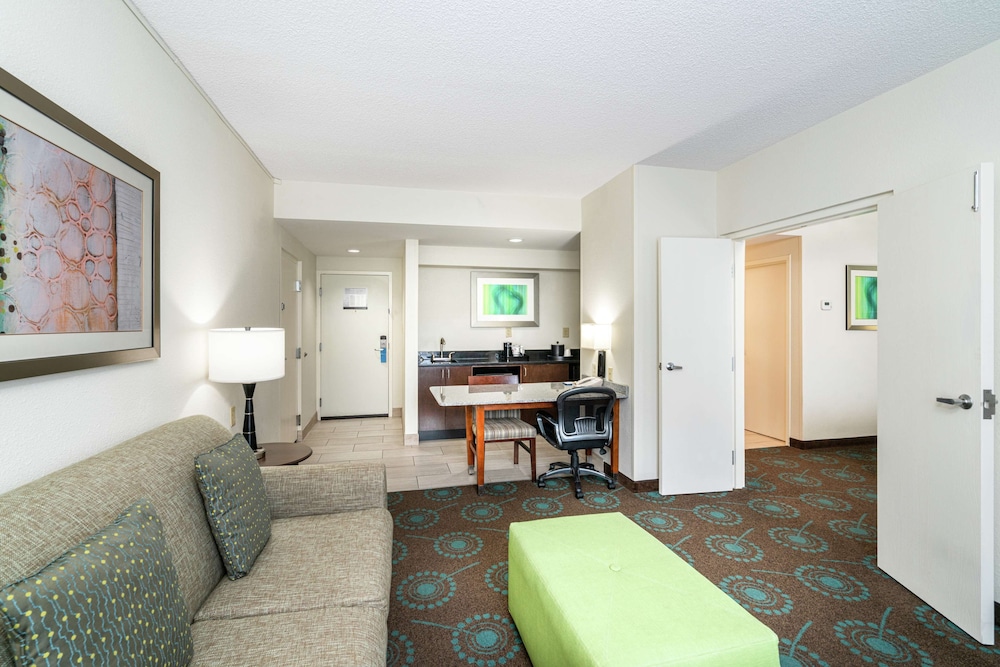 Hampton Inn & Suites Mooresville Lake Norman - photo 21