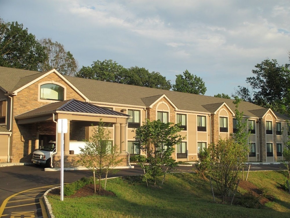 Red Carpet Inn And Suites Monmouth Jtc - photo 2