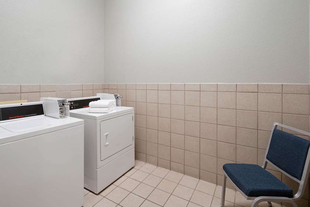 La Quinta Inn & Suites by Wyndham Brownsville North - photo 57