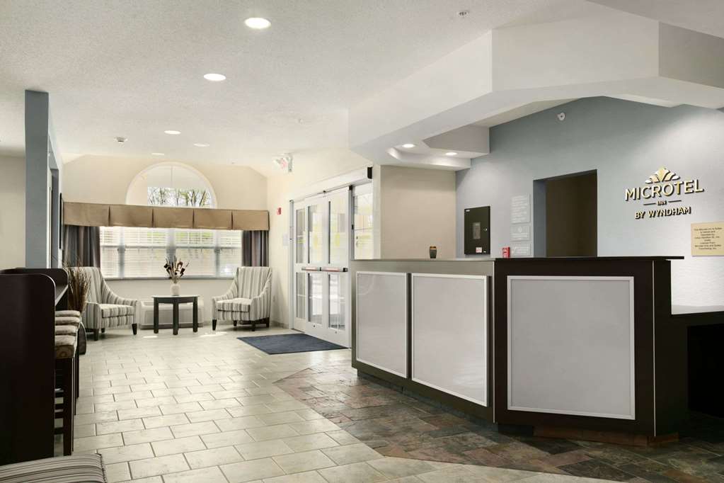 Microtel Inn & Suites by Wyndham Geneva - photo 3